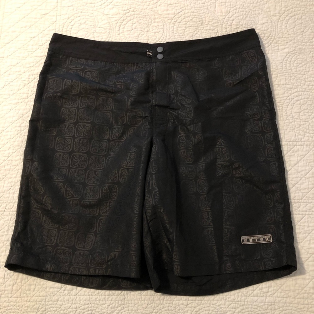 Eddie Bauer Hybrid nylon shorts. Size 38.